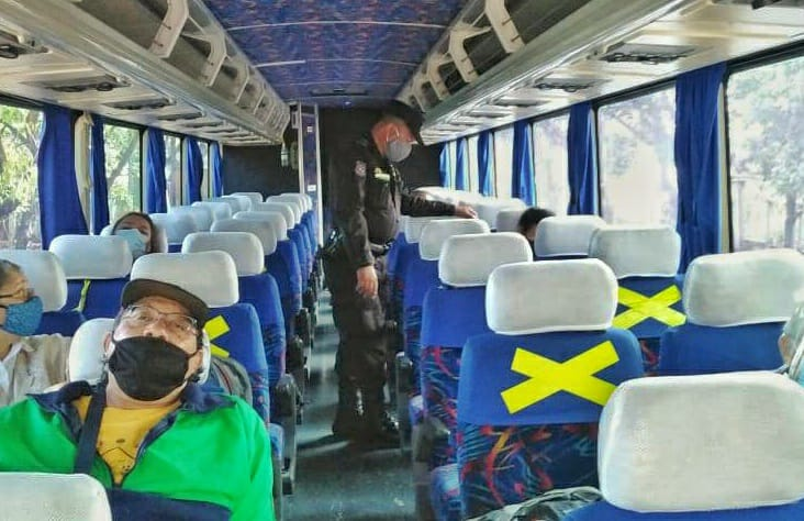 pnc-continua-verificando-el-cumplimiento-del-protocolo-de-bioseguridad-en-el-transporte-publico